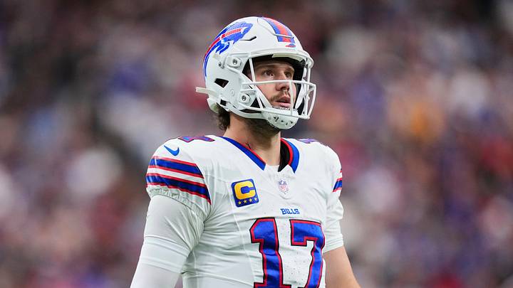 Buffalo Bills v Las Vegas Raiders