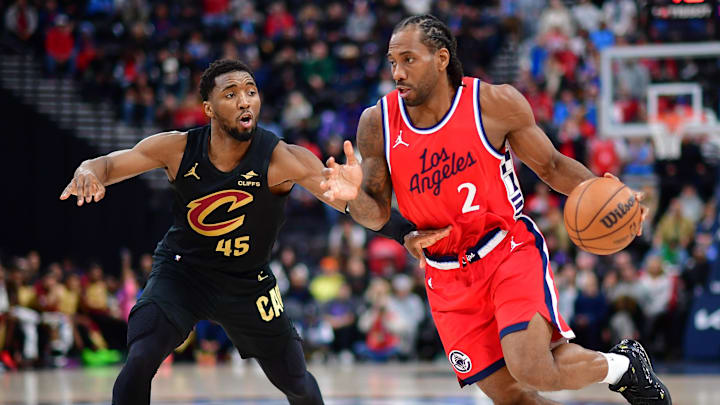 Mar 18, 2025; Inglewood, California, USA; Los Angeles Clippers forward Kawhi Leonard (2) moves the ball during the second half at Intuit Dome. Mandatory Credit: Gary A. Vasquez-Imagn Images Mar 18, 2025; Inglewood, California, USA; Los Angeles Clippers forward Kawhi Leonard (2) moves the ball during the second half at Intuit Dome. Mandatory Credit: Gary A. Vasquez-Imagn Images