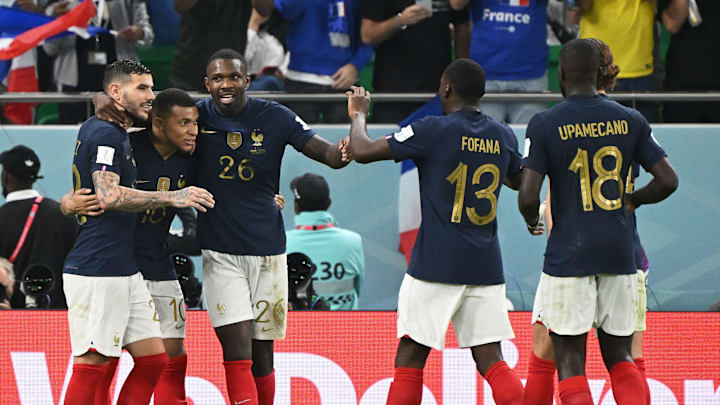 Les Bleus lors de la victoire en Coupe du Monde contre la Pologne