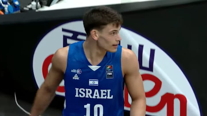 Omer Mayer playing in FIBA