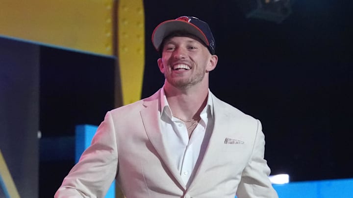 Oregon Ducks defensive back Dillon Thieneman