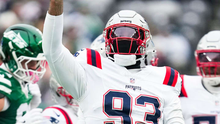 Patriots defense linesmen Leonard Taylor III waves during a game against the New York Jets at MetLife Stadium, Dec 28, 2025, East Rutherford, NJ, USA.