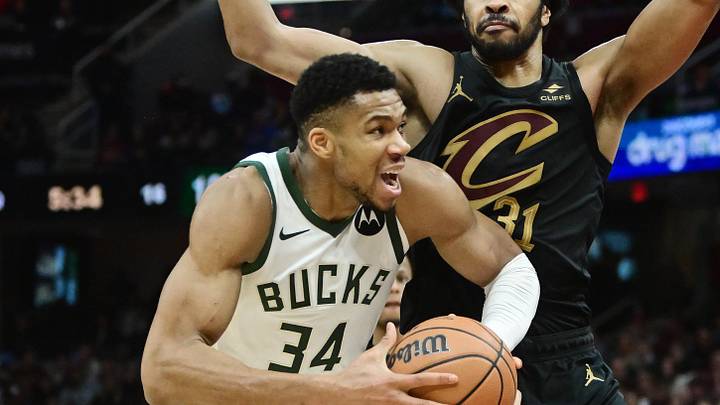 Dec 29, 2023; Cleveland, Ohio, USA; Milwaukee Bucks forward Giannis Antetokounmpo (34) drives to the basket against Cleveland Cavaliers center Jarrett Allen (31) during the second half at Rocket Mortgage FieldHouse. Mandatory Credit: Ken Blaze-Imagn Images Dec 29, 2023; Cleveland, Ohio, USA; Milwaukee Bucks forward Giannis Antetokounmpo (34) drives to the basket against Cleveland Cavaliers center Jarrett Allen (31) during the second half at Rocket Mortgage FieldHouse. Mandatory Credit: Ken Blaze-Imagn Images