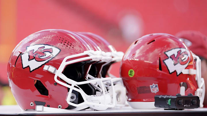 Aug 20, 2022; Kansas City, Missouri, USA; A general view of Kansas City Chiefs helmets against the Washington Commanders during the game at GEHA Field at Arrowhead Stadium. Mandatory Credit: Denny Medley-Imagn Images Aug 20, 2022; Kansas City, Missouri, USA; A general view of Kansas City Chiefs helmets against the Washington Commanders during the game at GEHA Field at Arrowhead Stadium. Mandatory Credit: Denny Medley-Imagn Images