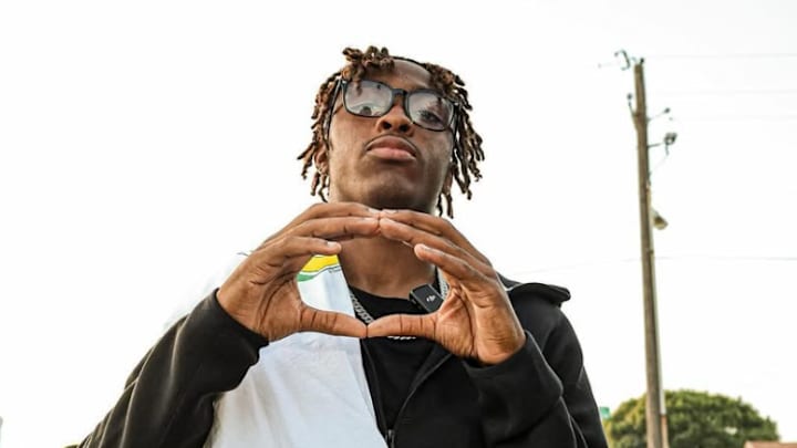 Oregon Ducks sign 5-star dakorien moore