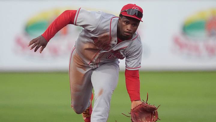 Chattanooga Lookouts infielder Cam Collier (6) fields the ball