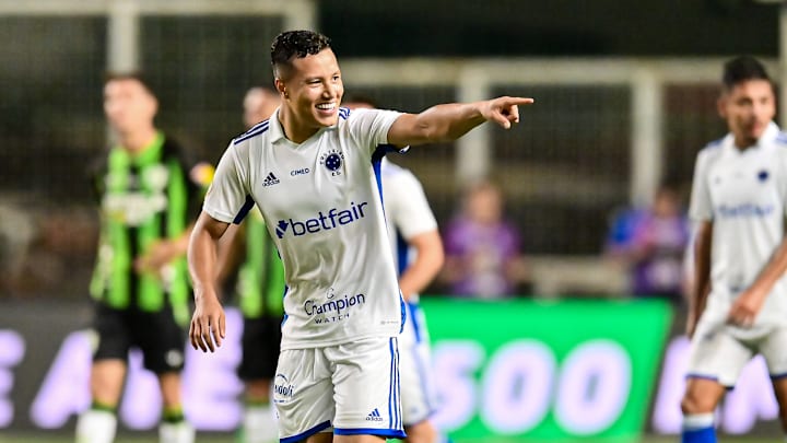 Marlon é o terceiro jogador mais valioso do Cruzeiro. Marlon é o terceiro jogador mais valioso do Cruzeiro.