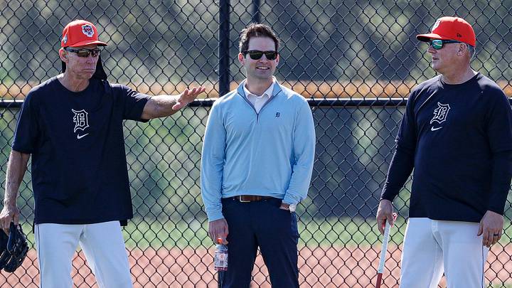 Detroit Tigers special assistant Alan Trammell, left, talks to president of baseball operations Scott Harris and manager A.J. Hinch during spring training. Credit Detroit Tigers special assistant Alan Trammell, left, talks to president of baseball operations Scott Harris and manager A.J. Hinch during spring training. Credit