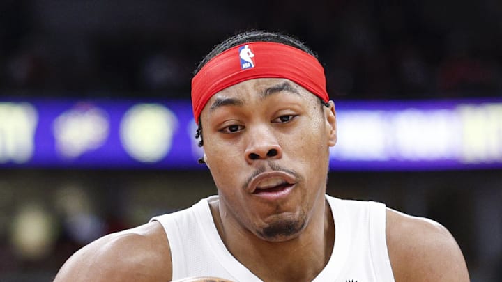 Chicago Bulls guard Josh Giddey defends against Toronto Raptors forward Scottie Barnes. Chicago Bulls guard Josh Giddey defends against Toronto Raptors forward Scottie Barnes.