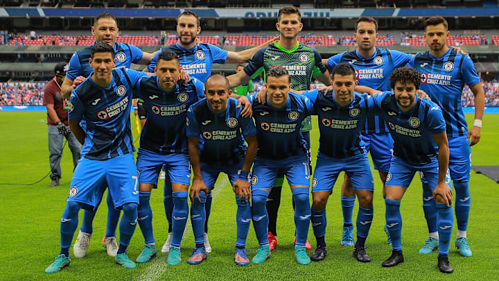 El Cruz Azul buscará vencer al América en el Clásico Joven, esperando a la vez combinaciones que le permitan acceder a la Liguilla de forma directa. El Cruz Azul buscará vencer al América en el Clásico Joven, esperando a la vez combinaciones que le permitan acceder a la Liguilla de forma directa.