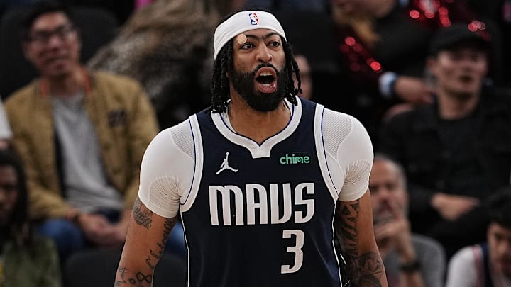 Dallas Mavericks v Los Angeles Clippers