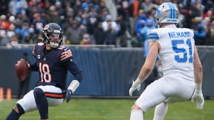 Chicago Bears quarterback Caleb Williams (18).
