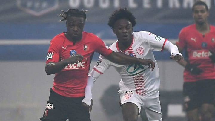 Warren Bondo (rechts)