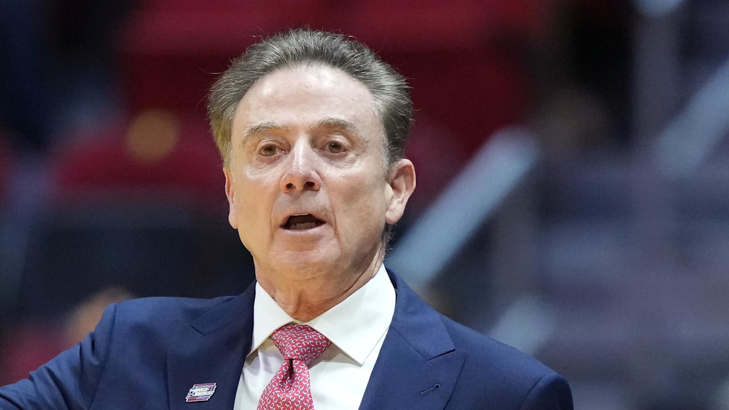 Pitino Takes Early Shot at Duke Ahead of Sweet 16