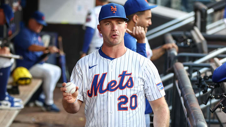Aug 12, 2025; New York City, New York, USA; New York Mets first baseman Pete Alonso (20) at Citi Field. Mandatory Credit: Wendell Cruz-Imagn Images Aug 12, 2025; New York City, New York, USA; New York Mets first baseman Pete Alonso (20) at Citi Field. Mandatory Credit: Wendell Cruz-Imagn Images