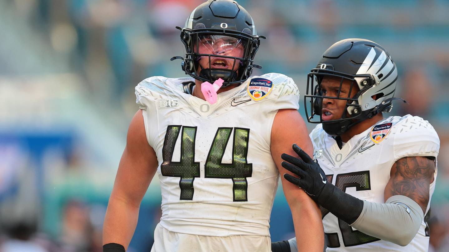 Bills 2027 Mock Draft Lands Versatile EDGE for Jim Leonhard's Defense
