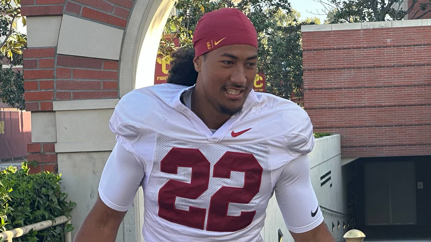 USC Freshman Talanoa Ili Turns Heads In Practice For Major Reason