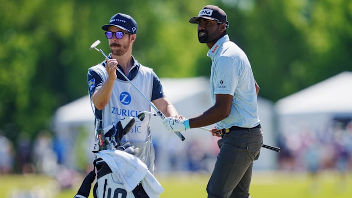 Sahith Theegala gave a generous gift to his caddie, Carl Smith.