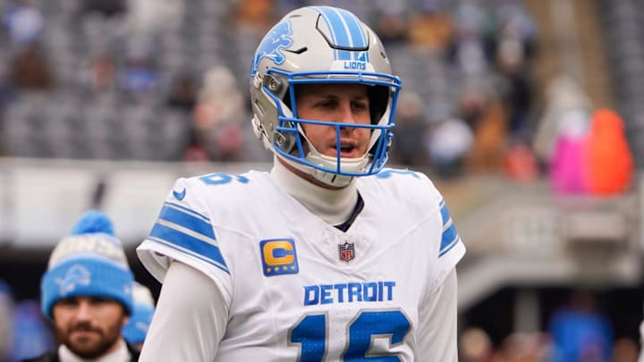 Detroit Lions quarterback Jared Goff (16).