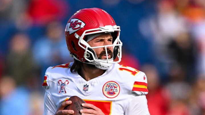Kansas City Chiefs quarterback Gardner Minshew throws a pass against the Tennessee Titans
