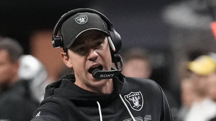 Sep 27, 2026; New Orleans, Louisiana, USA; Las Vegas Raiders head coach Klint Kubiak reacts in the second half against the New Orleans Saints at Caesars Superdome. Mandatory Credit: Matthew Hinton-Imagn Images Sep 27, 2026; New Orleans, Louisiana, USA; Las Vegas Raiders head coach Klint Kubiak reacts in the second half against the New Orleans Saints at Caesars Superdome. Mandatory Credit: Matthew Hinton-Imagn Images