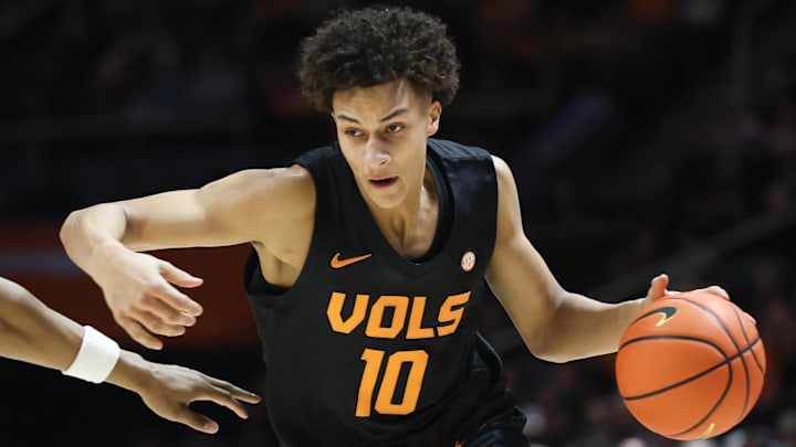 Feb 14, 2026; Knoxville, Tennessee, USA; Tennessee Volunteers forward Nate Ament (10) moves the ball against the Louisiana State Tigers during the first half at Thompson-Boling Arena at Food City Center. Mandatory Credit: Randy Sartin-Imagn Images Feb 14, 2026; Knoxville, Tennessee, USA; Tennessee Volunteers forward Nate Ament (10) moves the ball against the Louisiana State Tigers during the first half at Thompson-Boling Arena at Food City Center. Mandatory Credit: Randy Sartin-Imagn Images