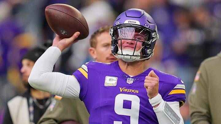 Nov 9, 2025; Minneapolis, Minnesota, USA; Minnesota Vikings quarterback J.J. McCarthy (9) warms up before the game against the Baltimore Ravens at U.S. Bank Stadium. Nov 9, 2025; Minneapolis, Minnesota, USA; Minnesota Vikings quarterback J.J. McCarthy (9) warms up before the game against the Baltimore Ravens at U.S. Bank Stadium.