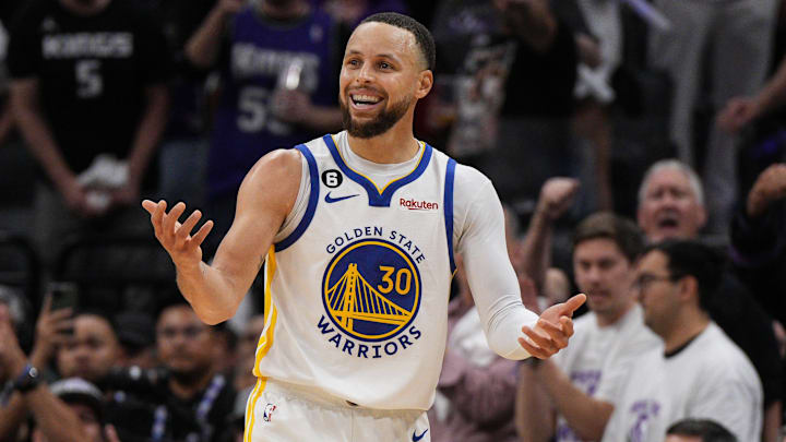 Stephen Curry cometió un error considerado "de novato" durante el juego con los Sacramento Kings