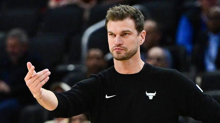 Oct 14, 2026; Milwaukee, Wisconsin, USA; Chicago Bulls head coach Tiago Splitter calls a play in the third quarter against the Milwaukee Bucks at Fiserv Forum. Mandatory Credit: Benny Sieu-Imagn Images Oct 14, 2026; Milwaukee, Wisconsin, USA; Chicago Bulls head coach Tiago Splitter calls a play in the third quarter against the Milwaukee Bucks at Fiserv Forum. Mandatory Credit: Benny Sieu-Imagn Images