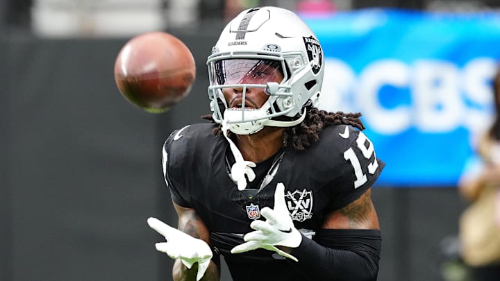 Sep 29, 2024; Paradise, Nevada, USA; Las Vegas Raiders wide receiver DJ Turner (19) warms up before a game against the Cleveland Browns at Allegiant Stadium. Mandatory Credit: Stephen R. Sylvanie-Imagn Images Sep 29, 2024; Paradise, Nevada, USA; Las Vegas Raiders wide receiver DJ Turner (19) warms up before a game against the Cleveland Browns at Allegiant Stadium. Mandatory Credit: Stephen R. Sylvanie-Imagn Images