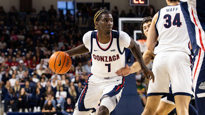Gonzaga Bulldogs forward Tyon Grant-Foster (7).