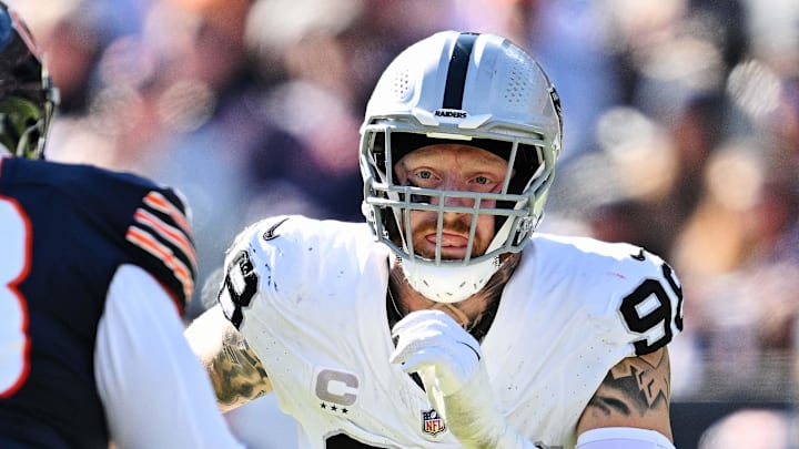 Las Vegas Raiders stud EDGE Maxx Crosby goes Bear hunting.