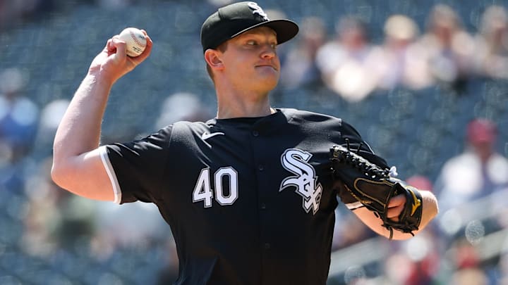 Apr 25, 2024; Minneapolis, Minnesota, USA; Chicago White Sox starting pitcher Michael Soroka (40) delivers a pitch against the Minnesota Twins during the first inning at Target Field. Mandatory Credit: Matt Krohn-Imagn Images
