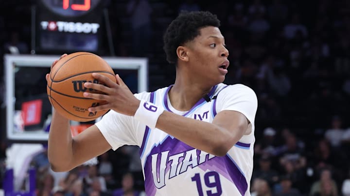 Mar 21, 2026; Salt Lake City, Utah, USA; Utah Jazz guard Ace Bailey (19) looks for a play against the Philadelphia 76ers during the second half at Delta Center. Mandatory Credit: Rob Gray-Imagn Images Mar 21, 2026; Salt Lake City, Utah, USA; Utah Jazz guard Ace Bailey (19) looks for a play against the Philadelphia 76ers during the second half at Delta Center. Mandatory Credit: Rob Gray-Imagn Images