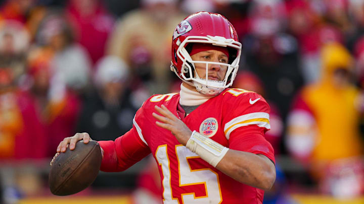 Chiefs quarterback Patrick Mahomes is handling his ACL recovery well.