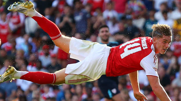 Viktor Gyökeres nearly scored with a diving effort against Athletic Club.
