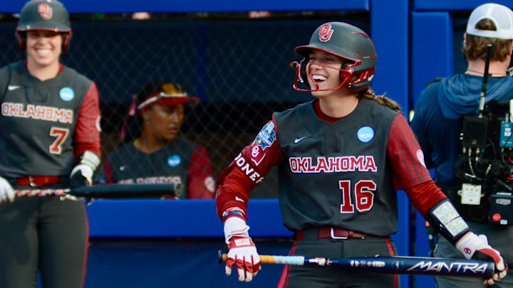 Oklahoma outfielder Abby Dayton