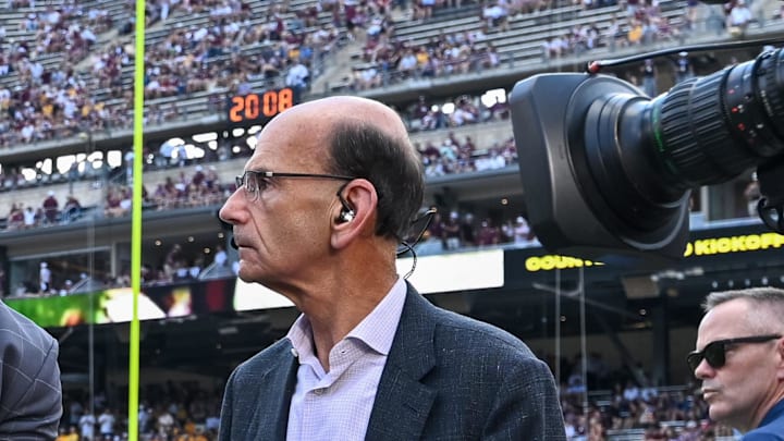 Analyst Paul Finebaum speaks prior to a game