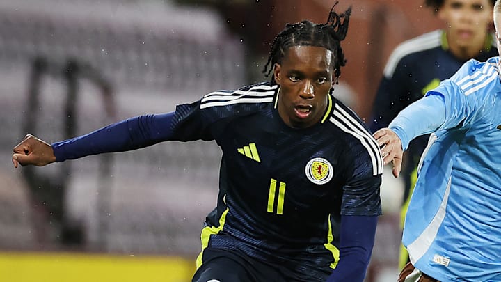 Adedire Mebude wechselt zum HSV