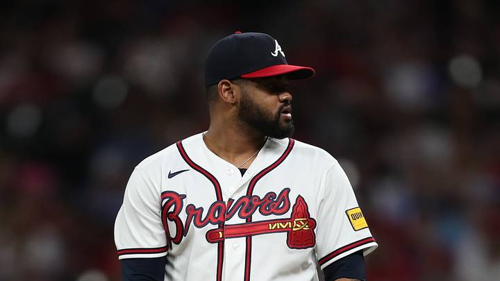 Jun 4, 2026; Cumberland, Georgia, USA; Atlanta Braves pitcher Reynaldo López (40) pitches against the Toronto Blue Jays in the ninth inning at Truist Park. Mandatory Credit: Mady Mertens-Imagn Images Jun 4, 2026; Cumberland, Georgia, USA; Atlanta Braves pitcher Reynaldo López (40) pitches against the Toronto Blue Jays in the ninth inning at Truist Park. Mandatory Credit: Mady Mertens-Imagn Images