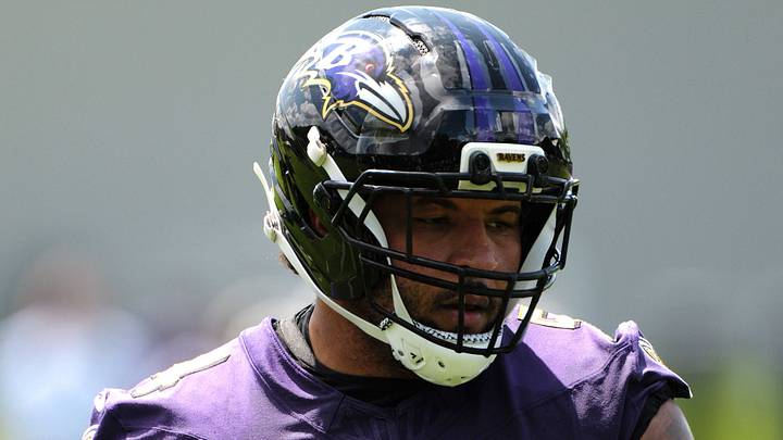 Baltimore Ravens lineman Jovaughn Gwyn