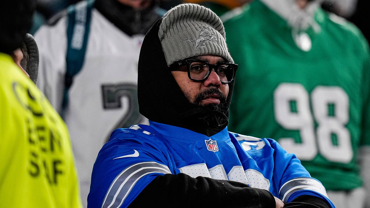 Lions Fans Irate About Offensive Struggles, 'Boneheaded Mistakes'