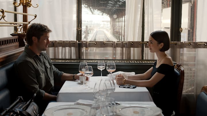 (L to R) Lucas Bravo as Gabriel, Lily Collins as Emily in episode 509 of Emily in Paris
