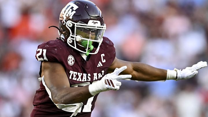 Texas A&M Aggies linebacker Taurean York defends in coverage against the Auburn Tigers.