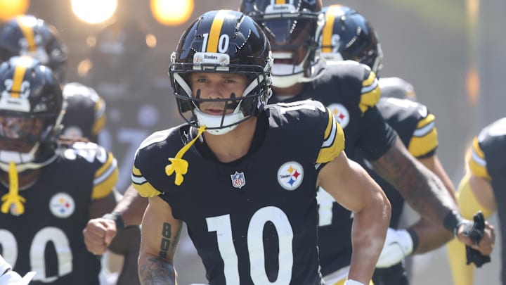 Sep 14, 2025; Pittsburgh, Pennsylvania, USA; Pittsburgh Steelers wide receiver Roman Wilson (10) takes the field against the Seattle Seahawks at Acrisure Stadium. Mandatory Credit: Charles LeClaire-Imagn Images Sep 14, 2025; Pittsburgh, Pennsylvania, USA; Pittsburgh Steelers wide receiver Roman Wilson (10) takes the field against the Seattle Seahawks at Acrisure Stadium. Mandatory Credit: Charles LeClaire-Imagn Images
