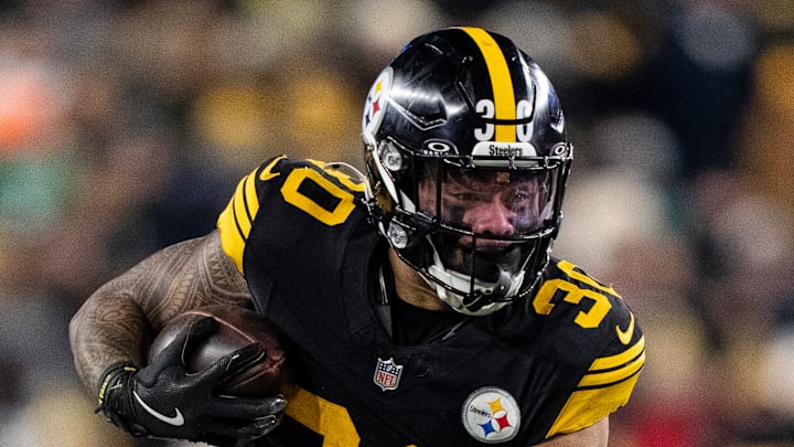 Pittsburgh Steelers running back Jaylen Warren Pittsburgh Steelers running back Jaylen Warren