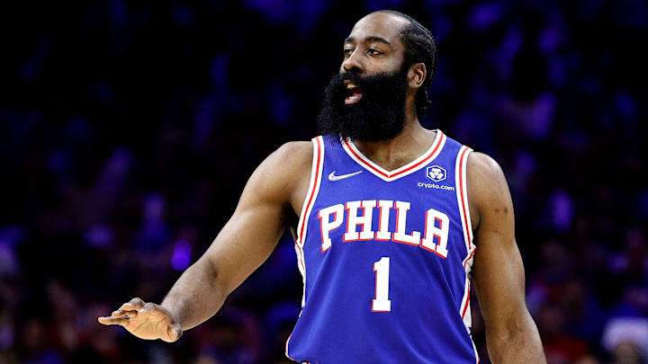 Harden acordó un nuevo contrato con los 76ers hasta 2024