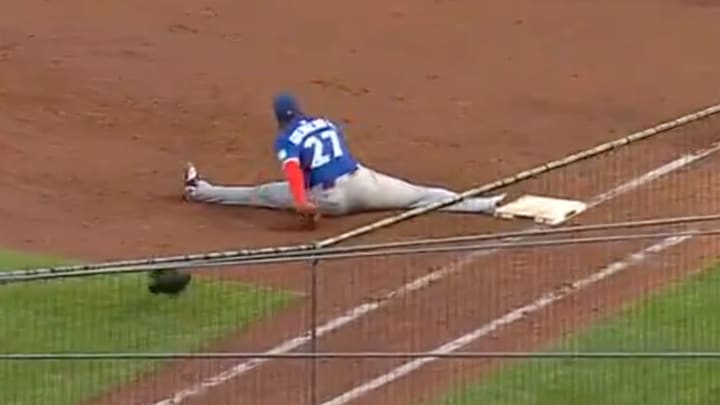 Vladimir Guerrero Jr. stretches out to make an incredible play