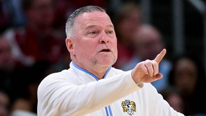 Oct 18, 2026; Indianapolis, IN, USA; North Carolina Tar Heels head coach Michael Malone instructs his team against the Indiana Hoosiers during the first half at Gainbridge Fieldhouse. Mandatory Credit: Robert Goddin-Imagn Images Oct 18, 2026; Indianapolis, IN, USA; North Carolina Tar Heels head coach Michael Malone instructs his team against the Indiana Hoosiers during the first half at Gainbridge Fieldhouse. Mandatory Credit: Robert Goddin-Imagn Images