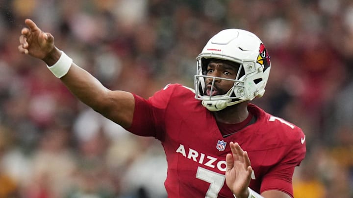 Arizona Cardinals quarterback Jacoby Brissett (7) throws a pass against the Green Bay Packers at State Farm Stadium in Glendale on Oct. 19, 2025. Arizona Cardinals quarterback Jacoby Brissett (7) throws a pass against the Green Bay Packers at State Farm Stadium in Glendale on Oct. 19, 2025.